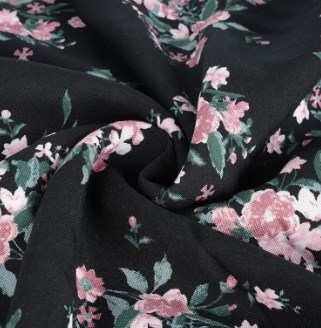 Hur presterar polyestertrycktyg när det gäller hållbarhet och färgåtergivning?